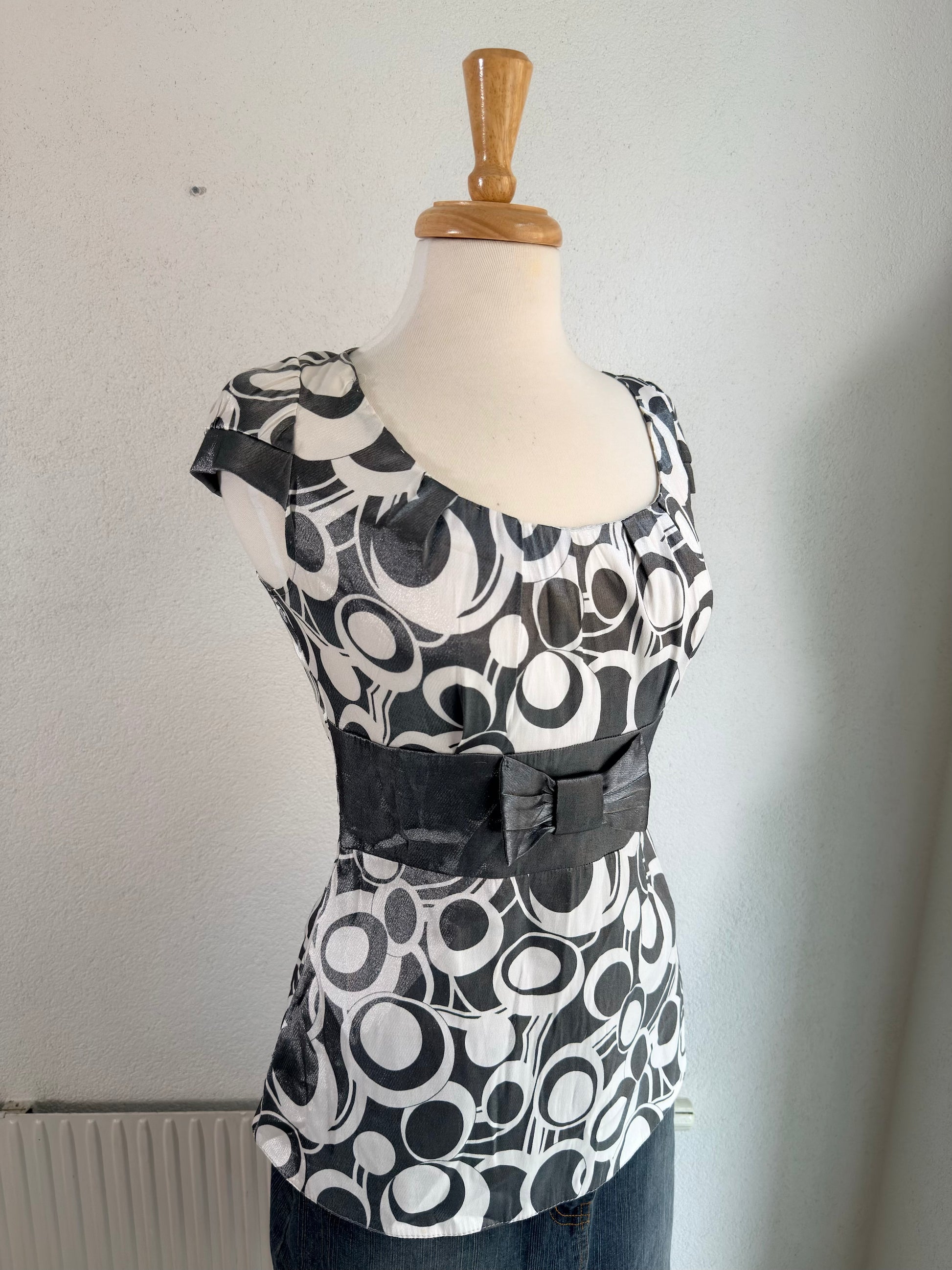 Chic Svartvit Topp