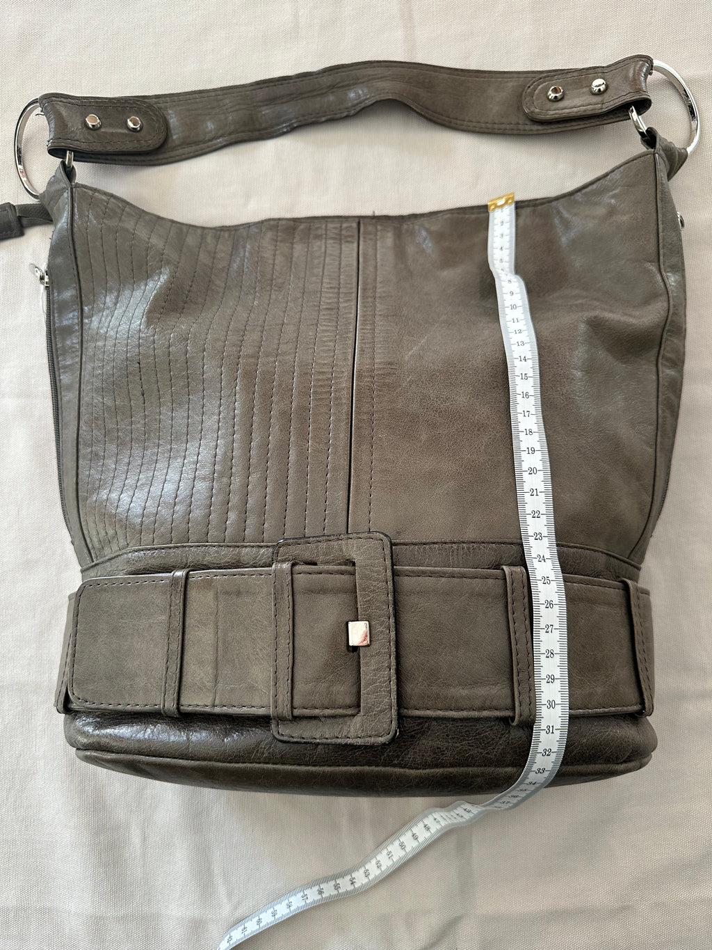 Urban Hobo Väska – Stilren & Rymlig Design