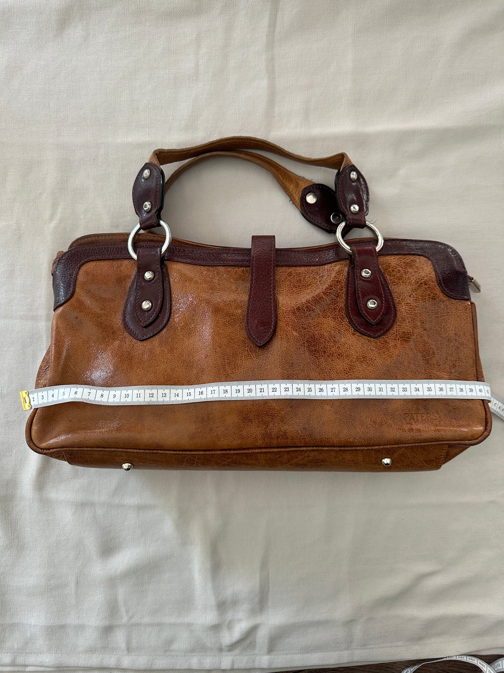 Vintage Brun Läderväska – Tidlös & Elegant Axelväska